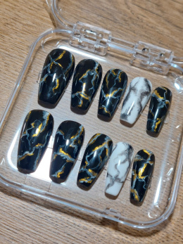 Black Marble Luxe