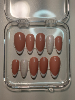 Nude French